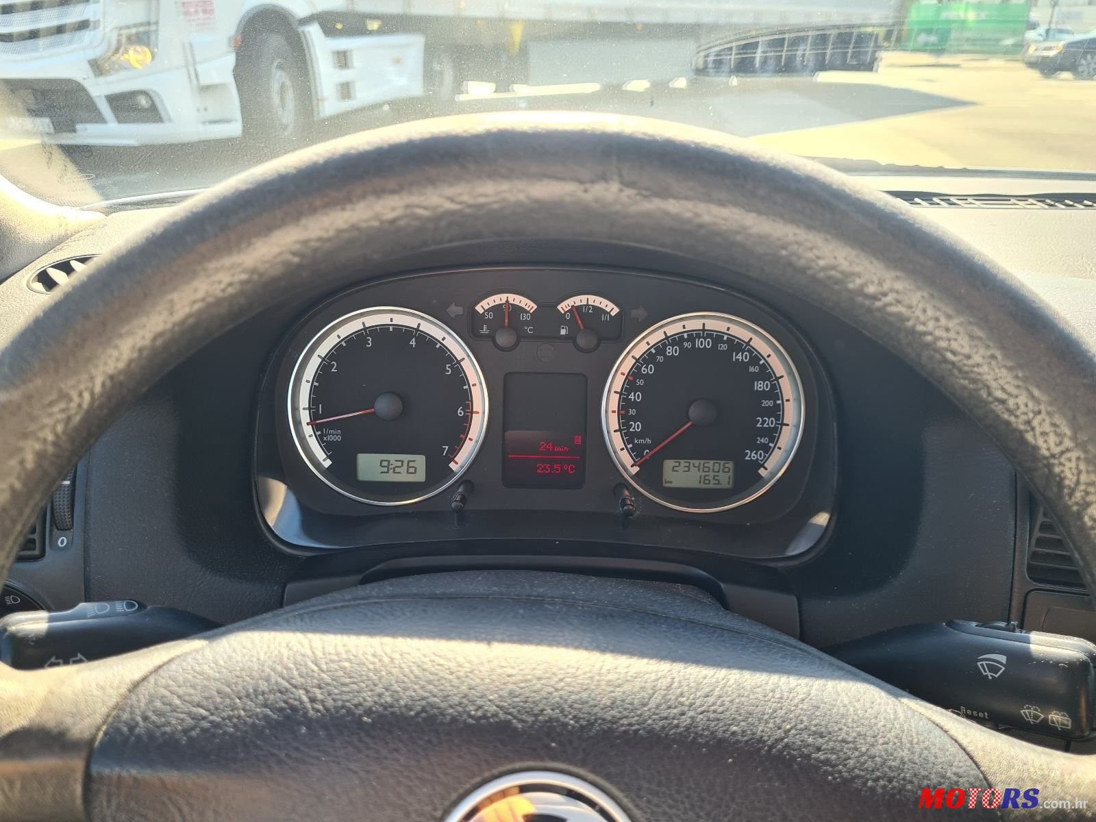 2002' Volkswagen Golf IV 1,4 photo #6