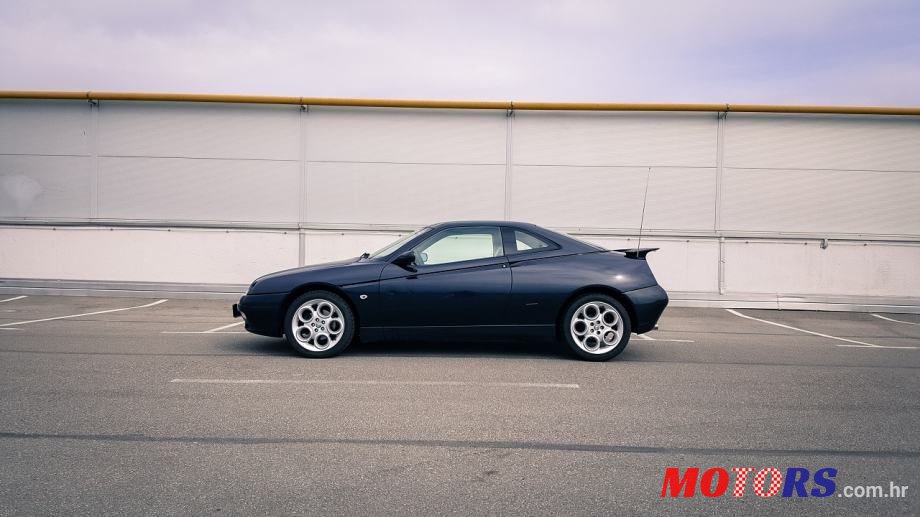 1996' Alfa Romeo GTV photo #3