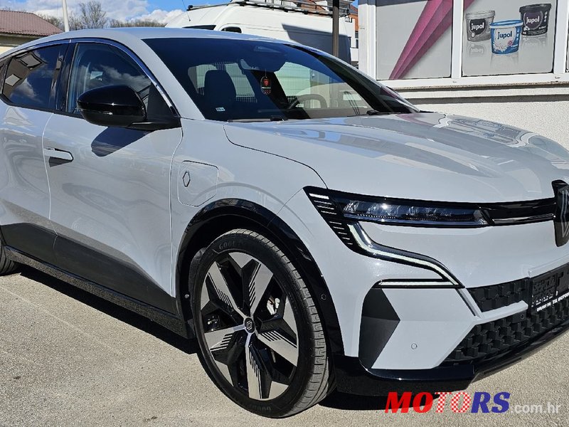 2023' Renault Megane E-Tech photo #2