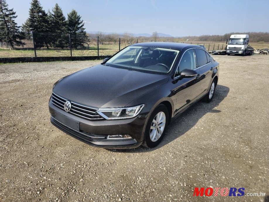 2016' Volkswagen Passat 2,0 Tdi Bmt photo #1