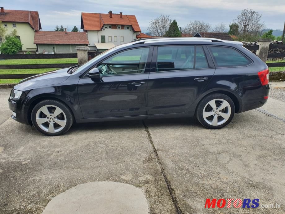 2013' Skoda Octavia Combi photo #3
