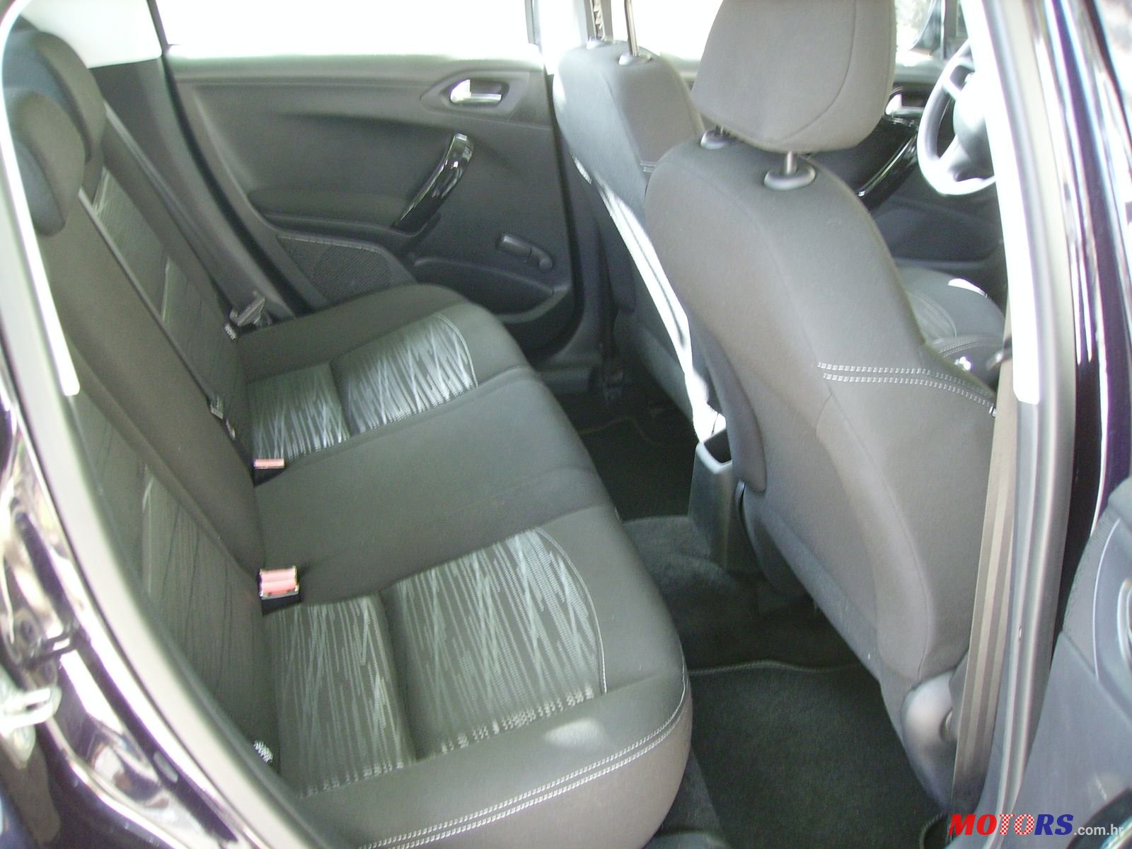 2015' Peugeot 208 1.6 Blue HDI photo #6