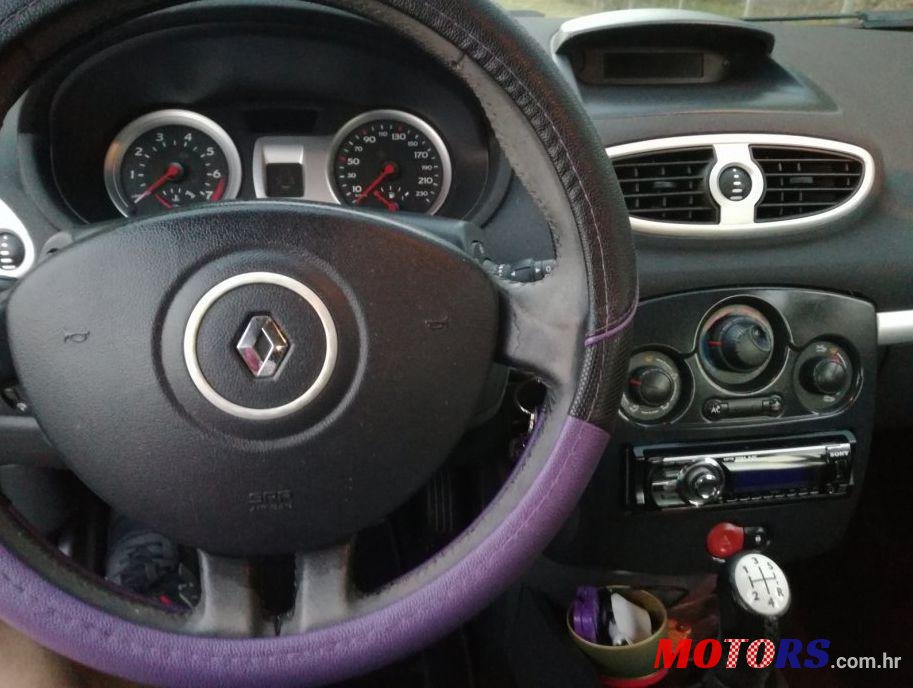 2007' Renault Clio 1,2 16V photo #1