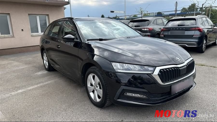 2022' Skoda Octavia Combi photo #3