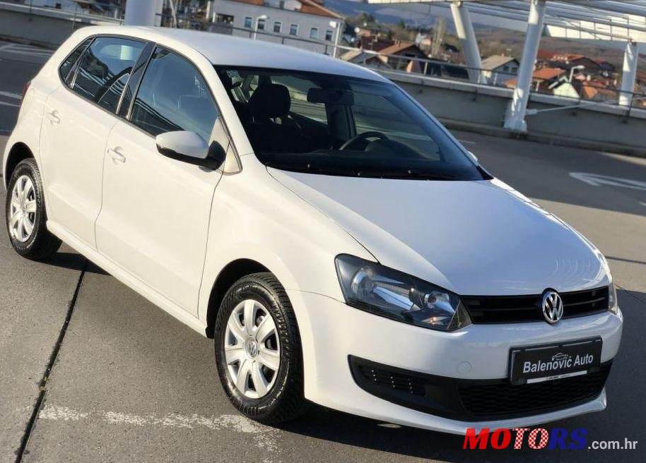 2014' Volkswagen Polo photo #2