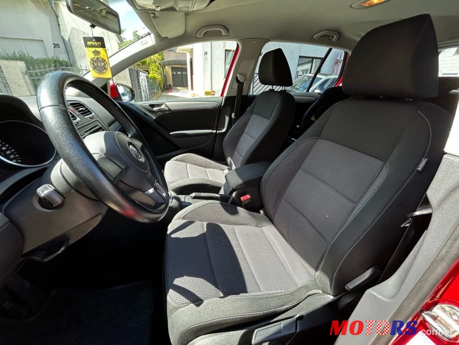 2010' Volkswagen Golf VI 1,6 Tdi photo #5