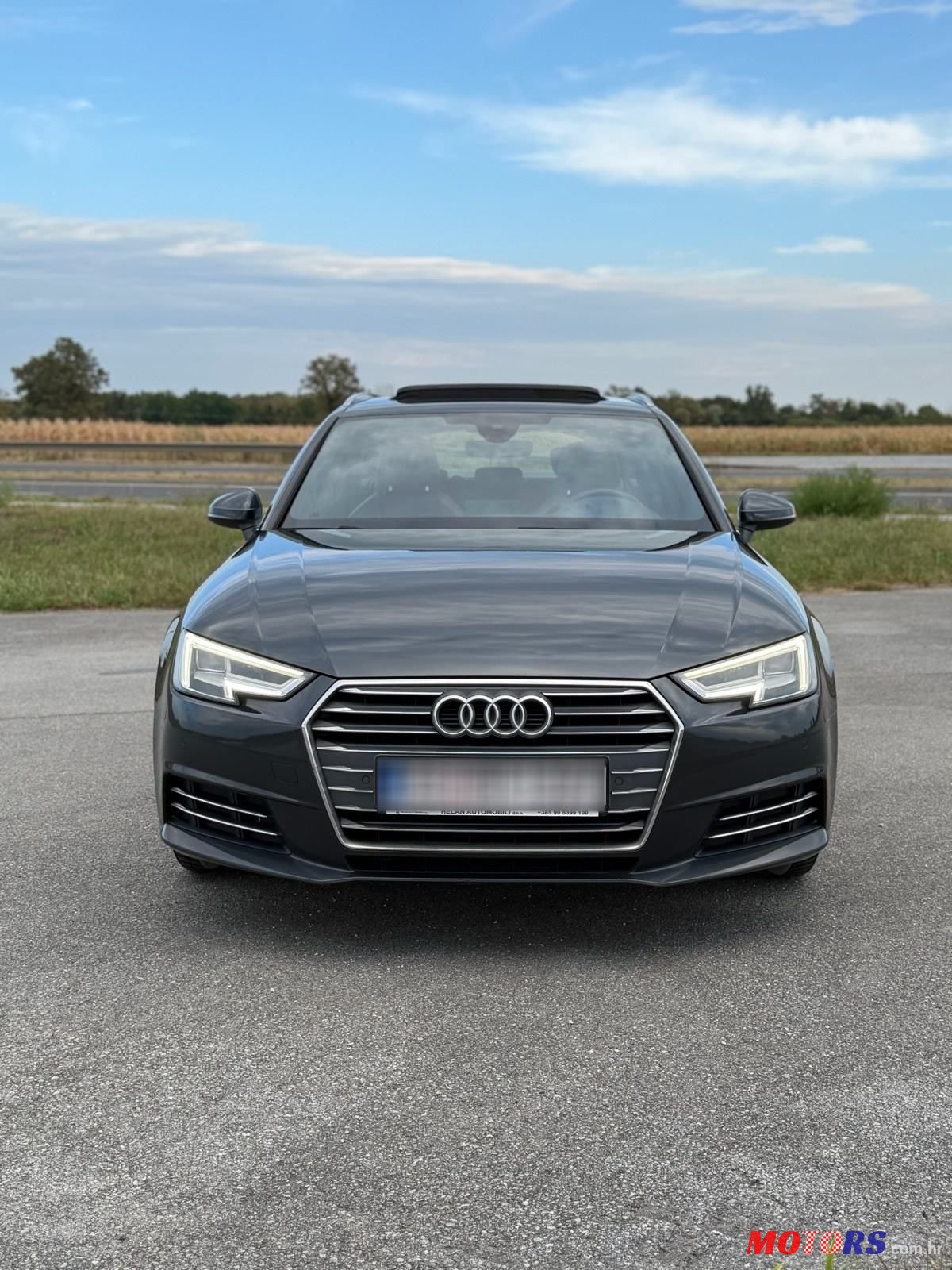 2017' Audi A4 Avant photo #2