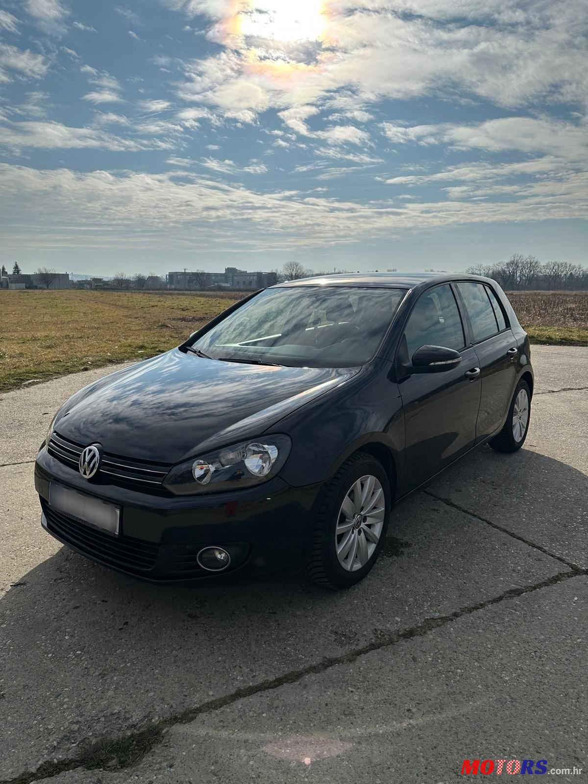 2010' Volkswagen Golf VI 1,6 Tdi photo #1