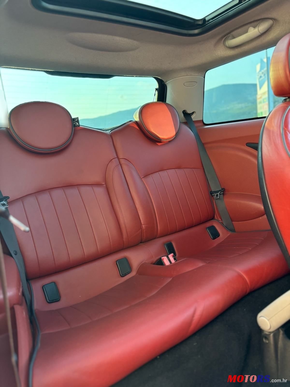 2007' MINI Cooper Cooper D photo #5