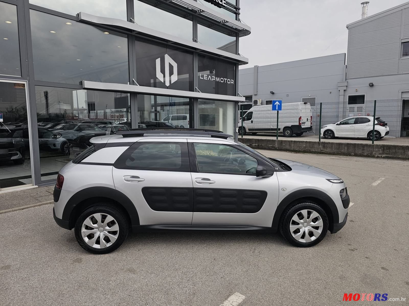 2014' Citroen C4 Cactus 1,6 Bluehdi photo #6