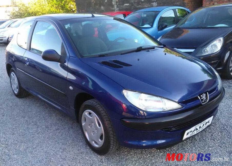 2002' Peugeot 206 206 1,1 photo #1