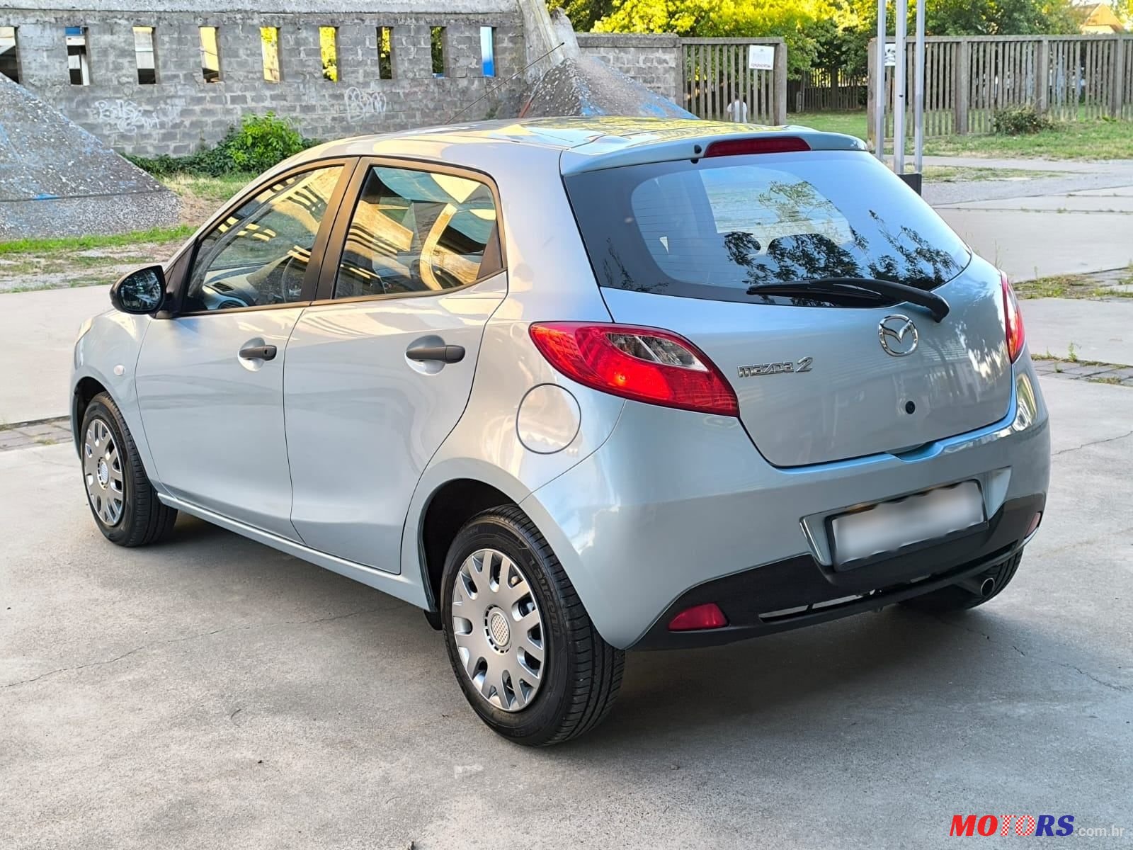 2010' Mazda 2 1,3 I Te photo #3