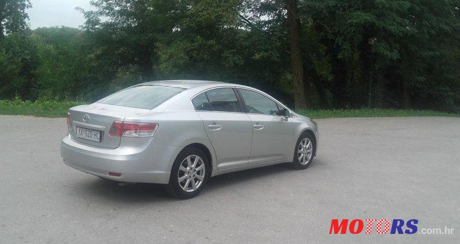 2011' Toyota Avensis 2,2 D-4D photo #2