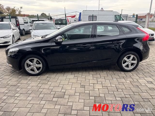 2018' Volvo V40 V40 D2 photo #2