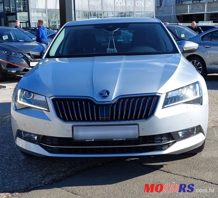 2019' Skoda Superb 2,0 Tdi Style photo #3