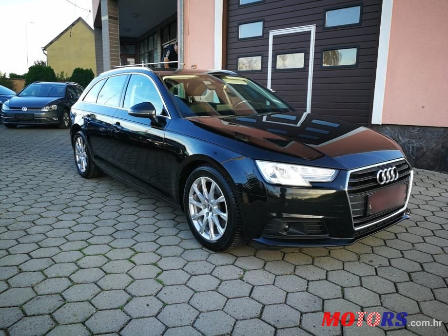 2018' Audi A4 Avant photo #1