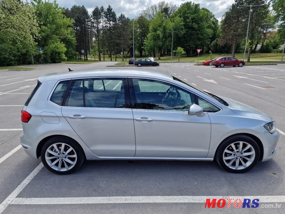 2015' Volkswagen Golf Sportsvan photo #3