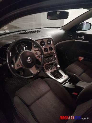 2008' Alfa Romeo 159 photo #4