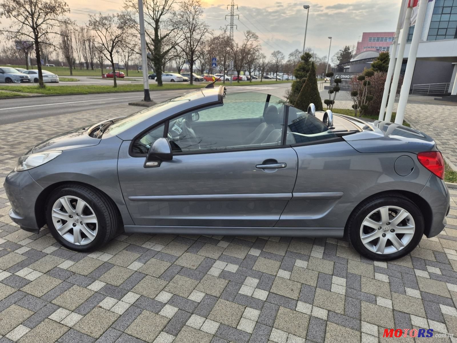 2010' Peugeot 207 Cc Sport 1,6 Vti photo #4