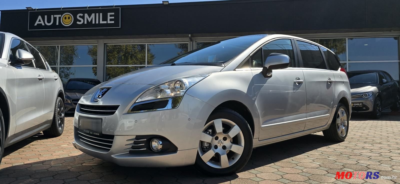 2013' Peugeot 5008 1,6 E-Hdi photo #1