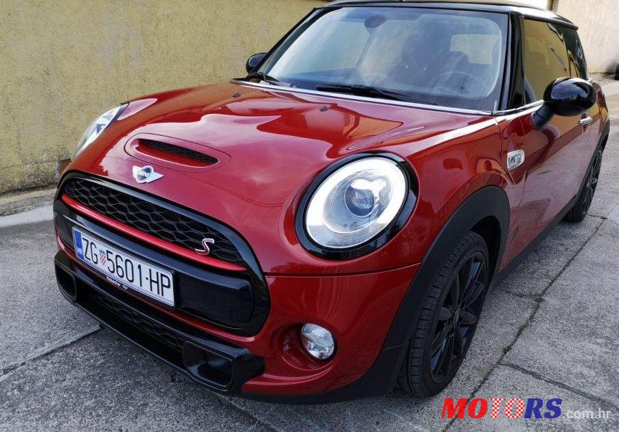 2016' MINI Cooper Cooper Sd photo #1