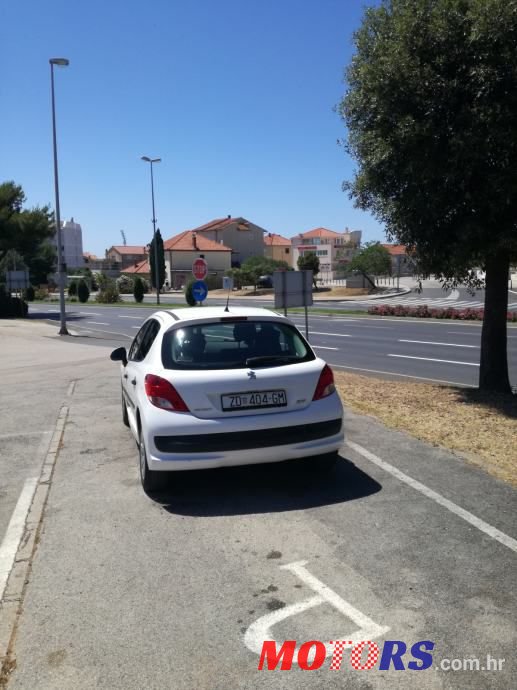 2011' Peugeot 207 1,4 photo #3