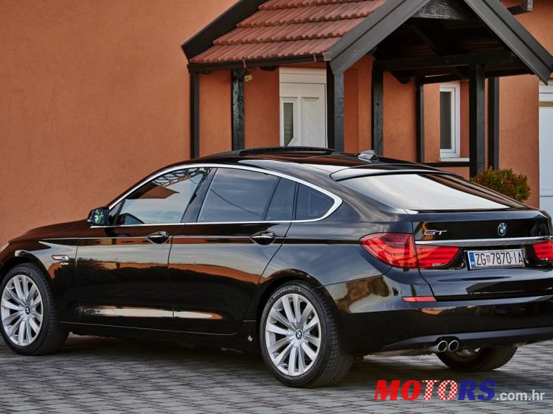 2012' BMW Serija 5 530Xd photo #4