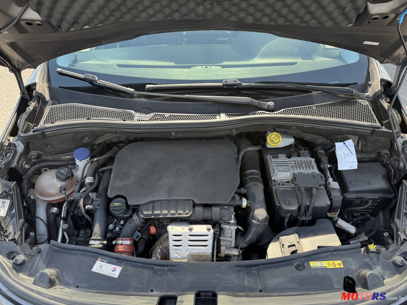 2016' Peugeot 2008 photo #7