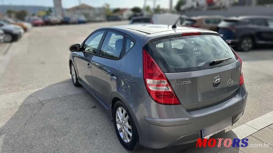 2011' Hyundai i30 1,4 16V photo #5