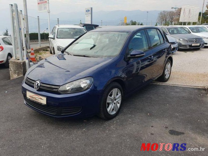 2010' Volkswagen Golf VI 1,6 Tdi photo #1