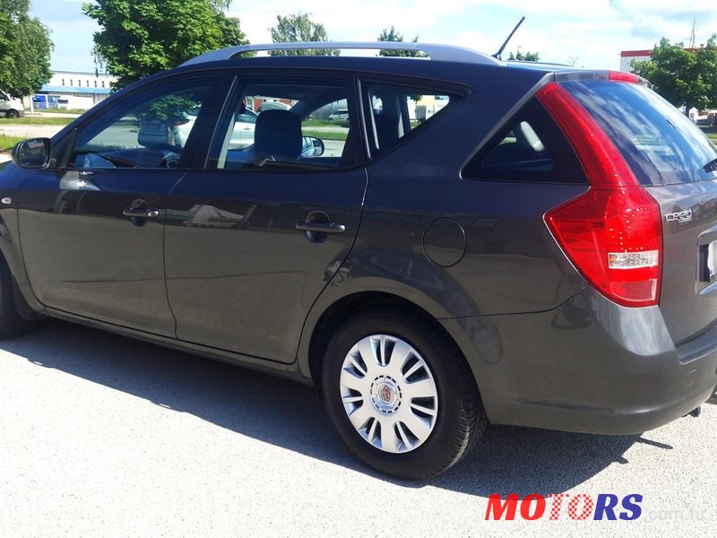 2010' Kia Ceed Sportswagon photo #2