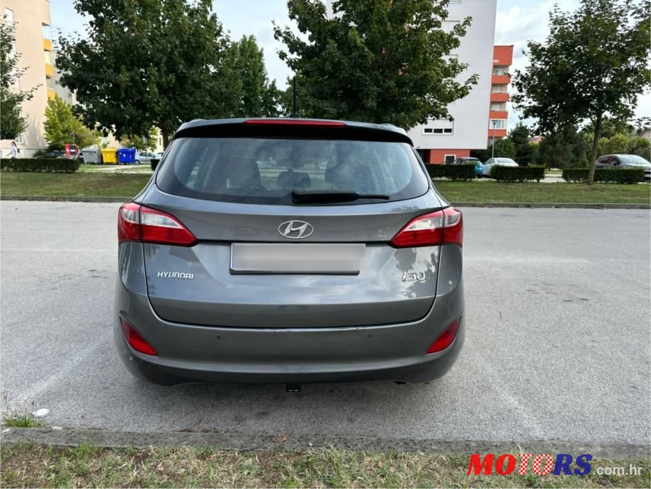 2013' Hyundai i30 Cw 1,6 Crdi photo #6