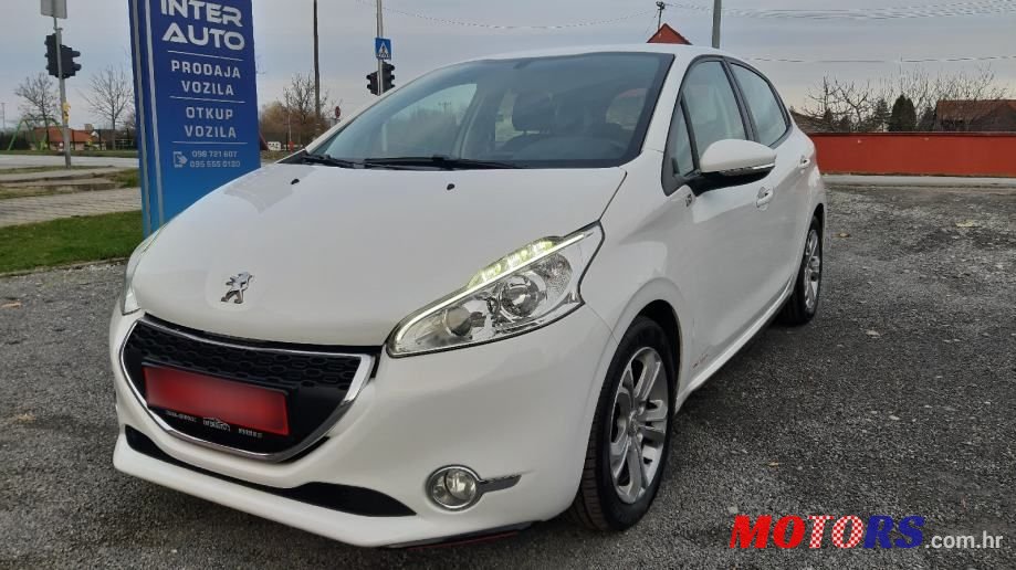 2013' Peugeot 208 1,2 Vti photo #2