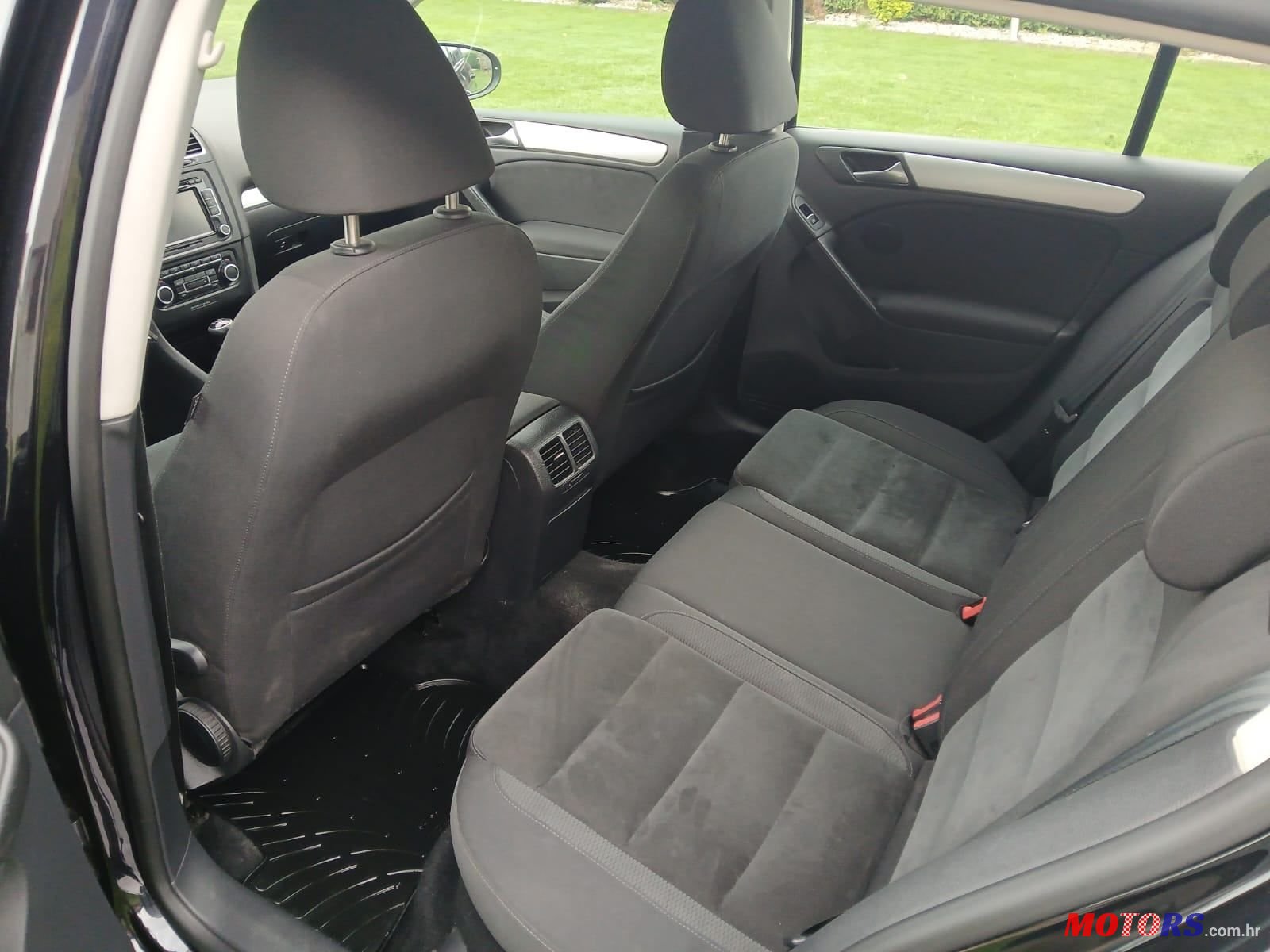 2010' Volkswagen Golf VI 2,0 Tdi photo #6