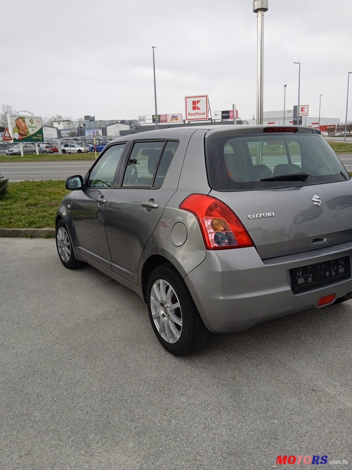 2008' Suzuki Swift photo #3