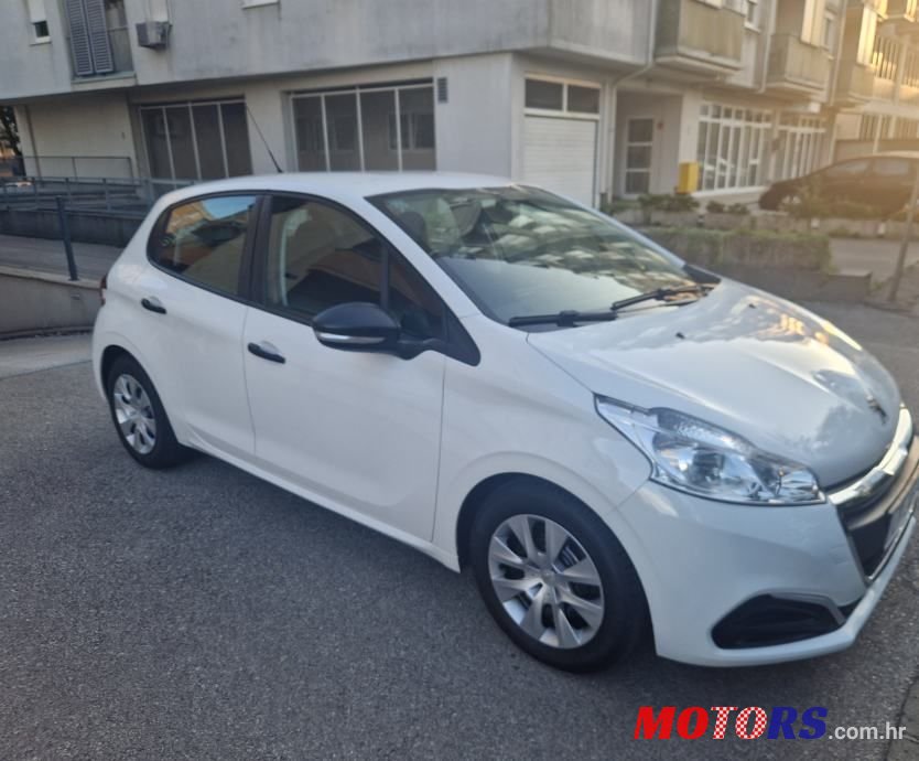 2017' Peugeot 208 1,2 Puretech photo #1