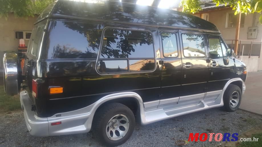 1992' Chevrolet Trans Sport photo #2