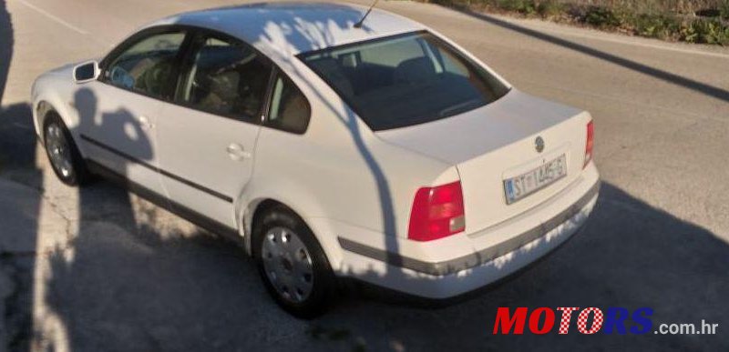 1999' Volkswagen Passat 1,6 photo #1