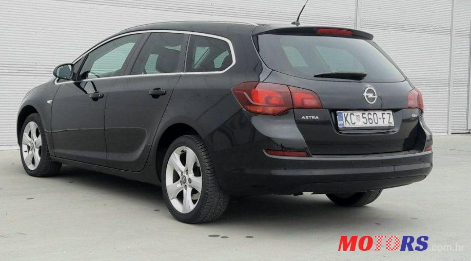 2012' Opel Astra Karavan Sports 1,7 Cdti photo #1