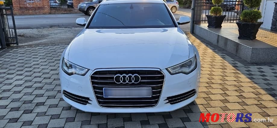 2011' Audi A6 Avant photo #6