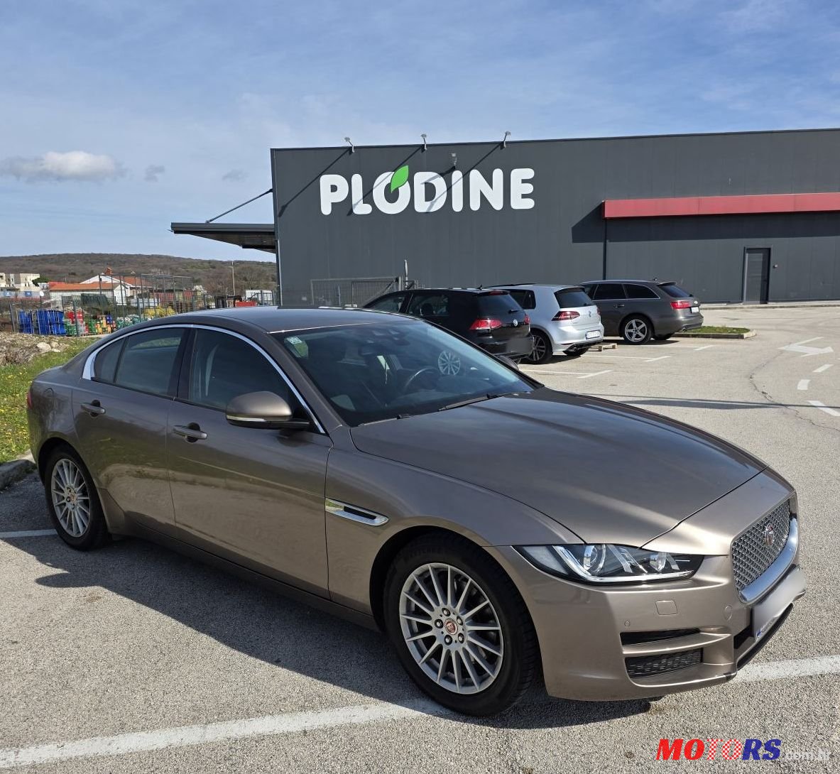 2017' Jaguar XE 2.0 D photo #3