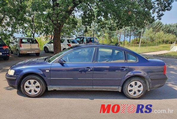 1998' Volkswagen Passat 1,8 T photo #1