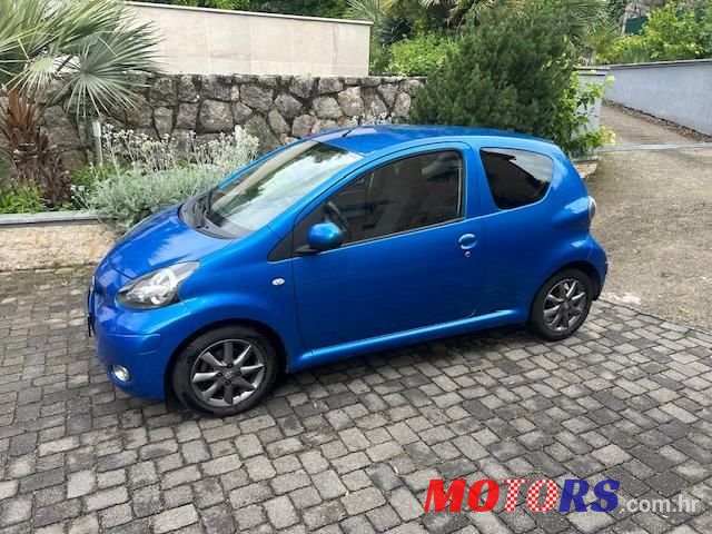 2011' Toyota Aygo 1,0 Vvt-I photo #2
