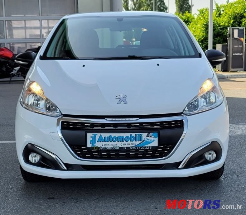 2015' Peugeot 208 photo #2