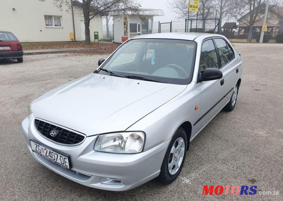 2002' Hyundai Accent 1,3 photo #1