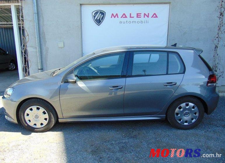 2010' Volkswagen Golf VI 1,6 Tdi photo #2