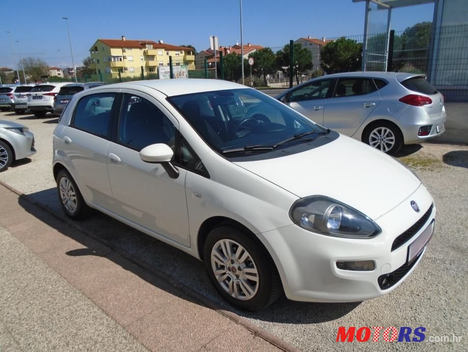 2014' Fiat Punto 1,3 Multijet 16V photo #6