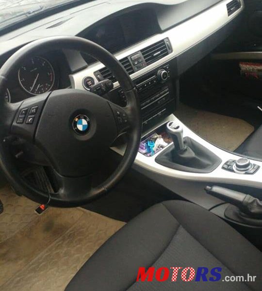 2011' BMW 316 photo #5