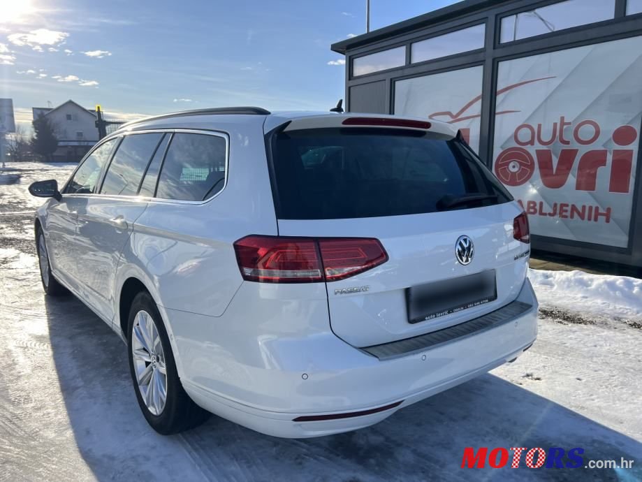 2016' Volkswagen Passat Variant photo #5