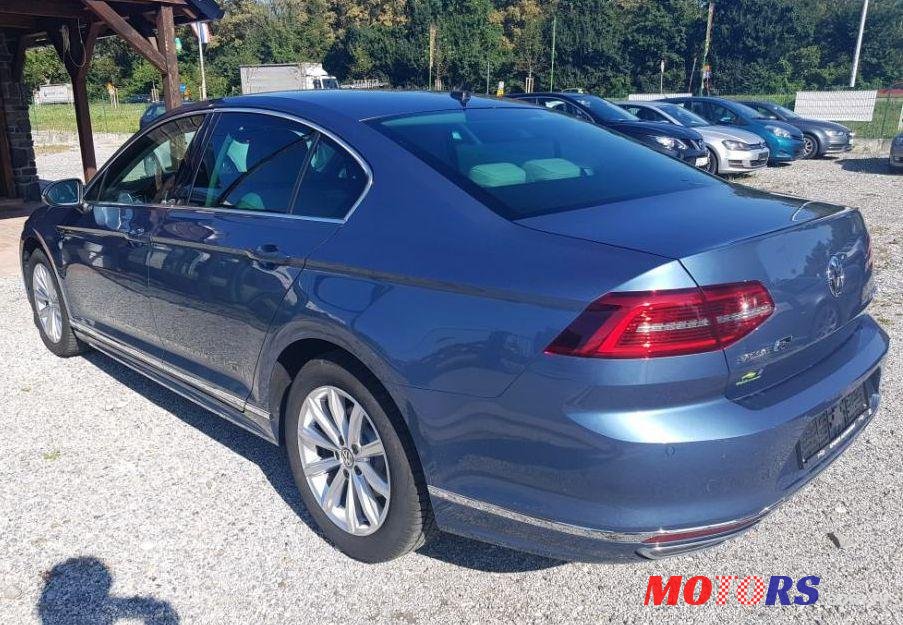 2015' Volkswagen Passat 1,6 Tdi photo #1